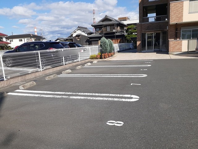 2/2 駐車場