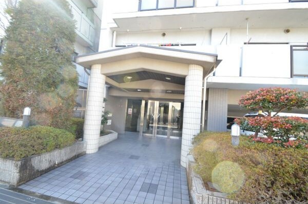 22/29 エントランス