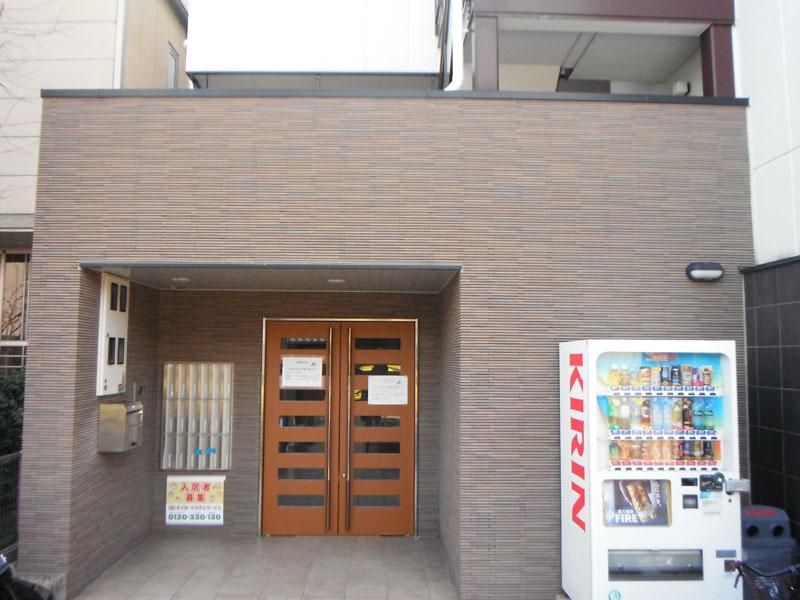 2/4 エントランス