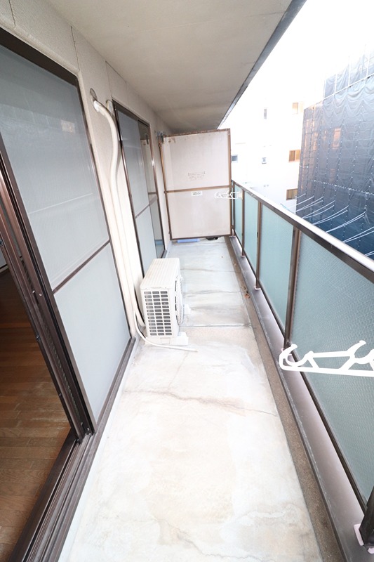 13/18 バルコニー