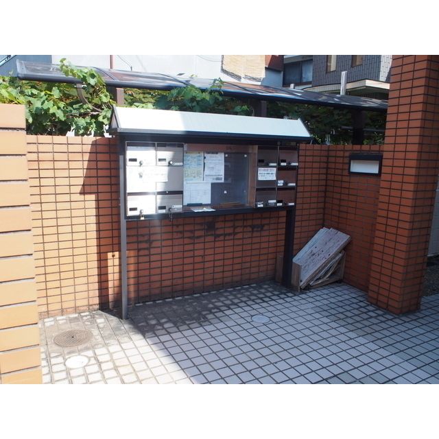 21/25 エントランス