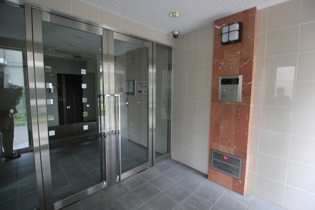 24/27 エントランス