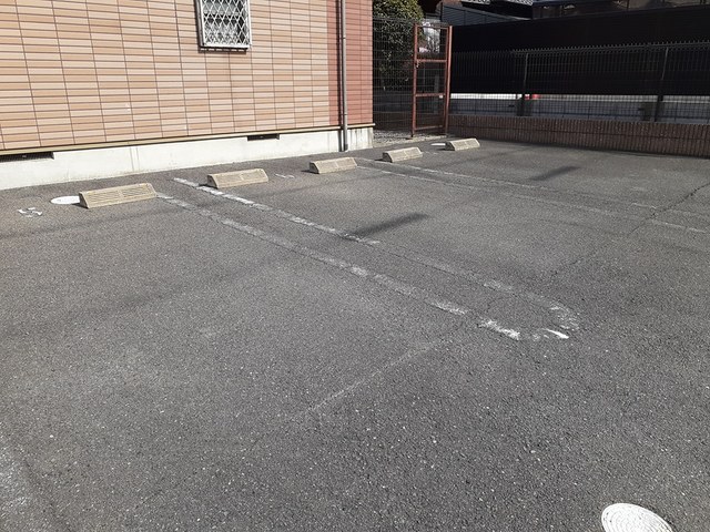 20/20 駐車場