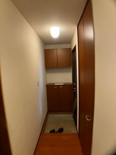 13/28 玄関