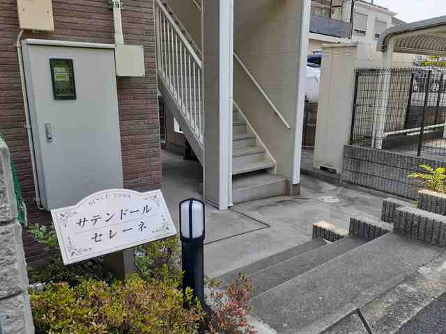 2/2 エントランス