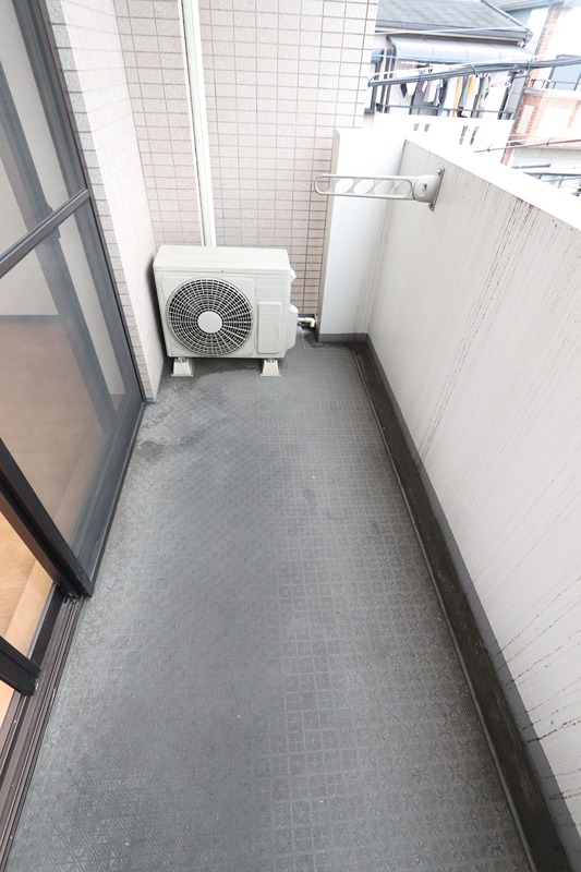 13/18 バルコニー