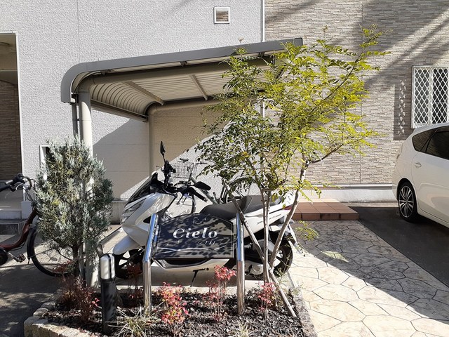 20/20 エントランス