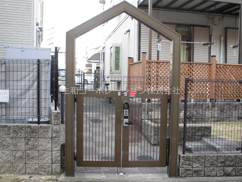 13/16 エントランス