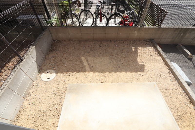 16/19 エントランス