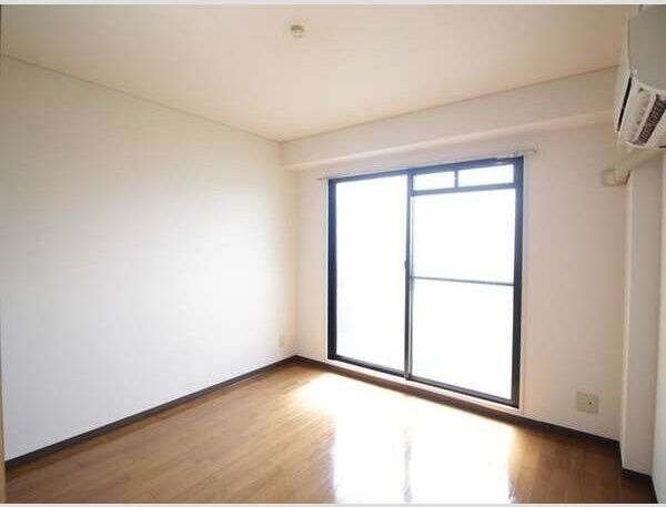 18/24 エントランス