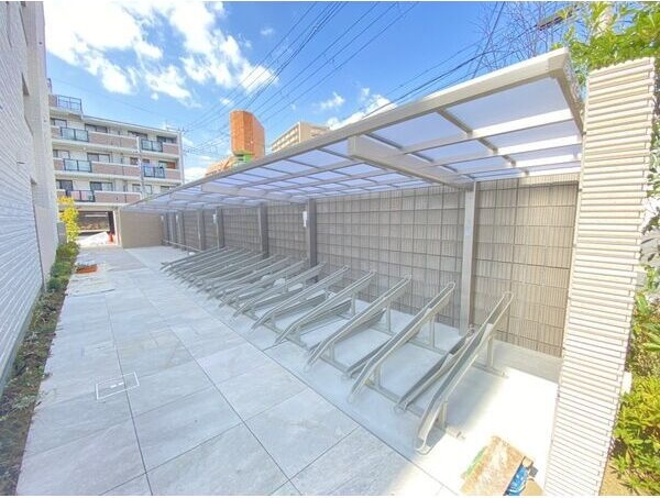 28/30 駐車場