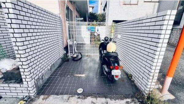 24/26 駐車場