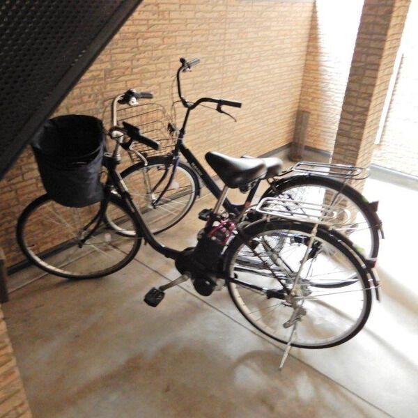 16/18 駐車場