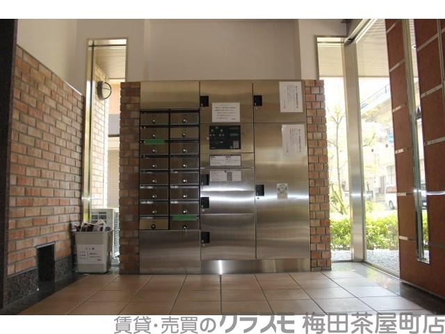 18/27 エントランス