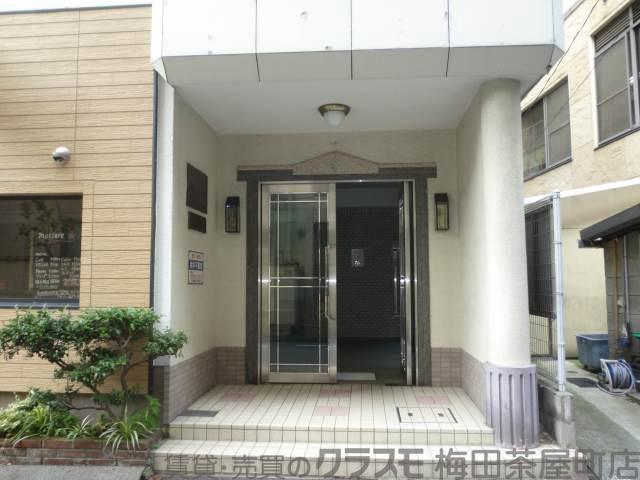 23/30 エントランス