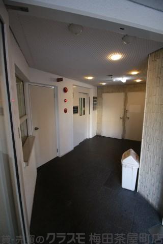 20/28 エントランス
