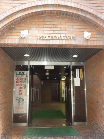 19/30 エントランス