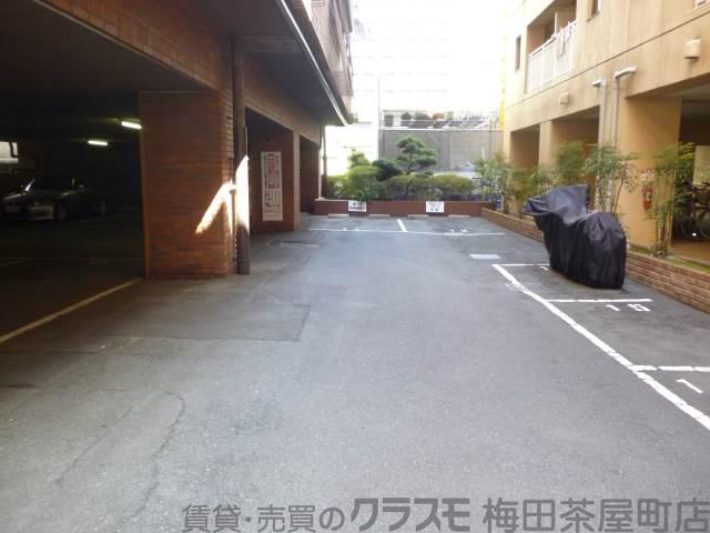 21/30 駐車場
