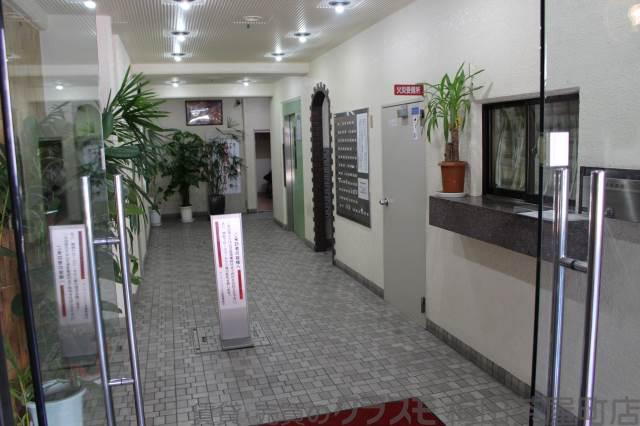 17/28 エントランス