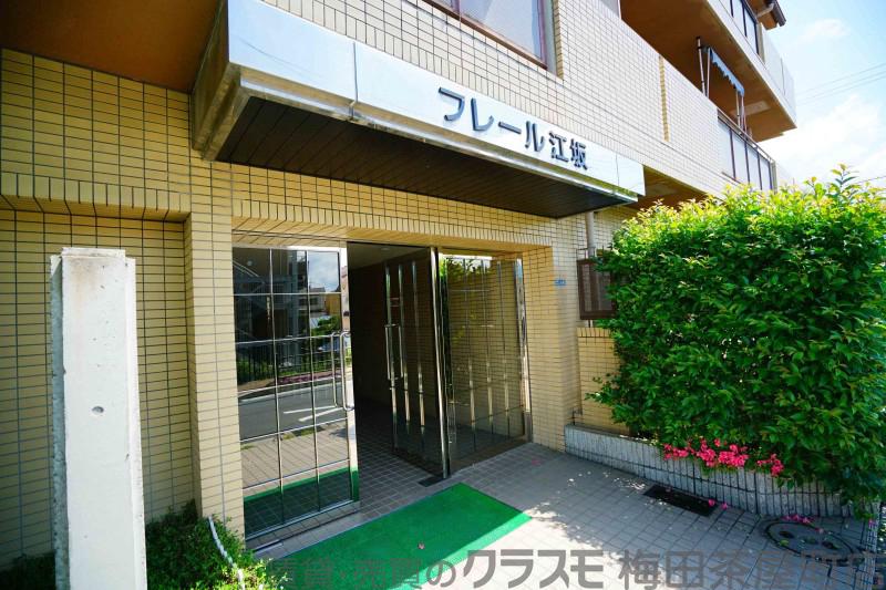 27/30 エントランス