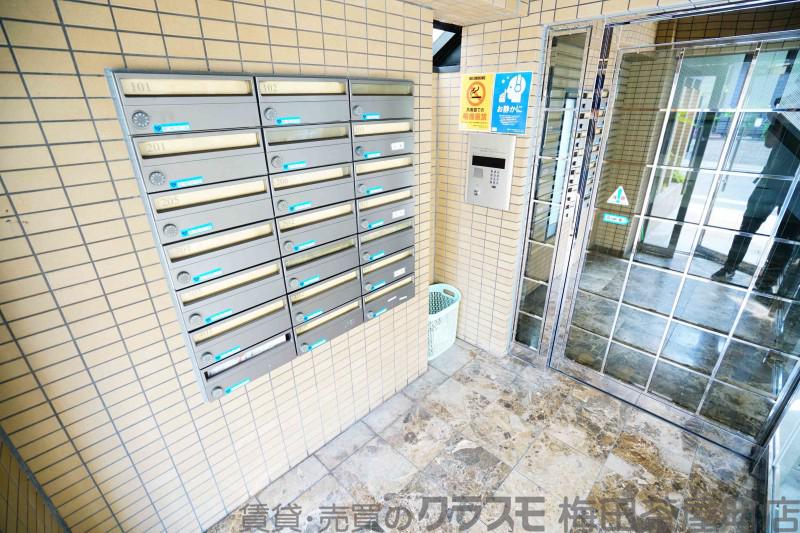 22/30 エントランス