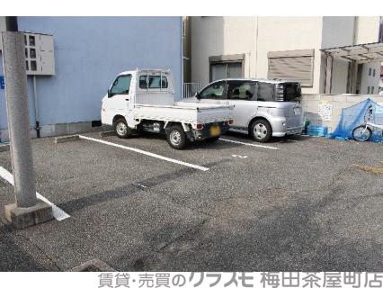 20/30 駐車場