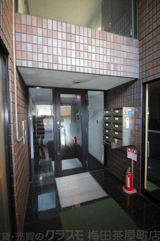 18/30 エントランス