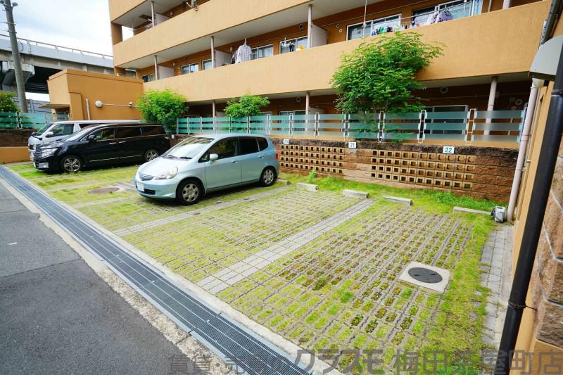19/30 駐車場