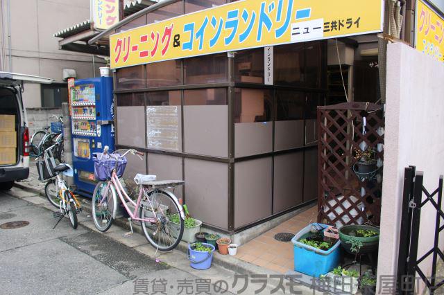 18/30 エントランス