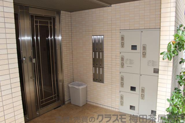 17/25 エントランス