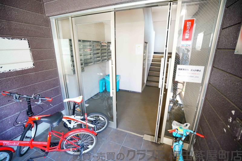 25/30 エントランス