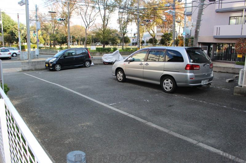 18/30 駐車場