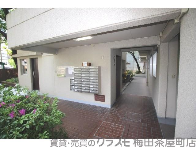 20/30 エントランス