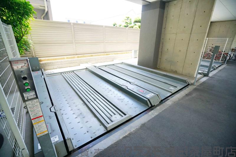 24/30 駐車場