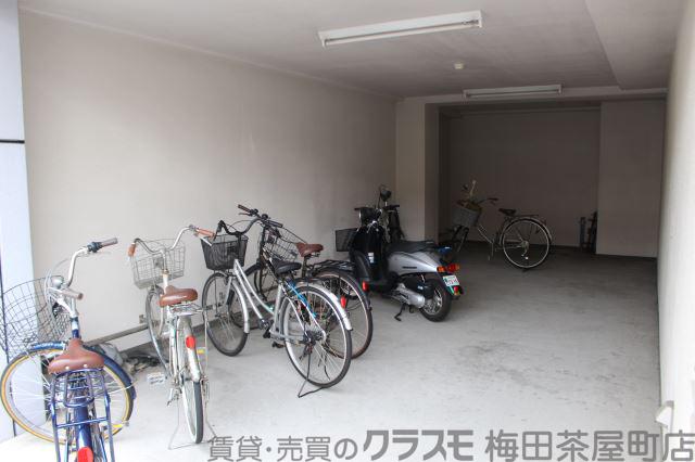 20/30 駐車場