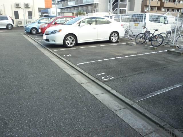 20/30 駐車場