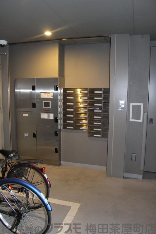 19/30 エントランス