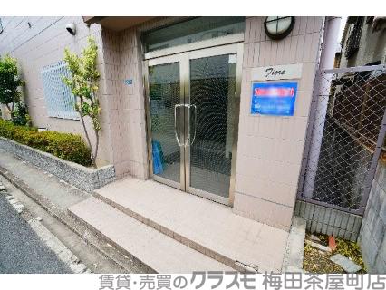 18/30 エントランス