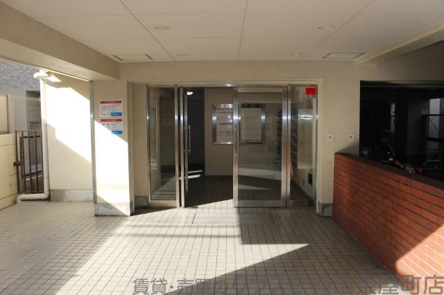 18/30 エントランス