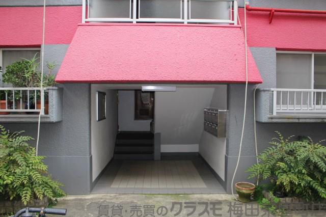 18/23 エントランス