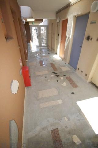 22/30 エントランス