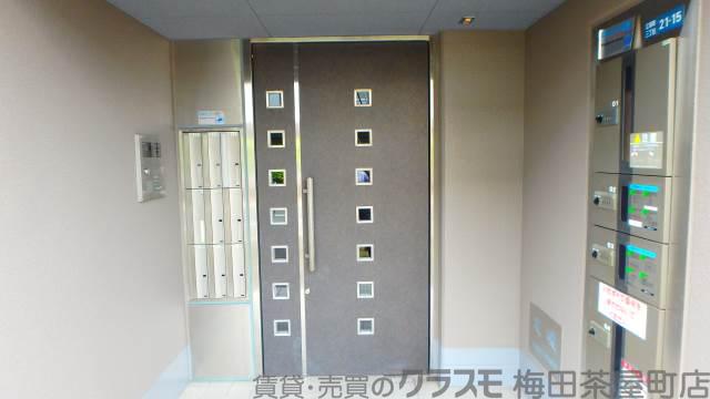 25/30 エントランス