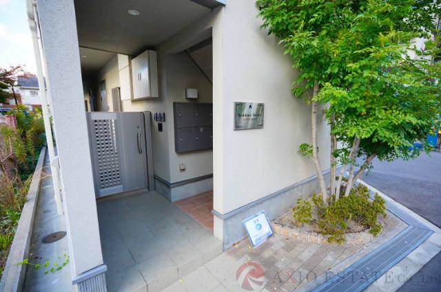 20/30 エントランス