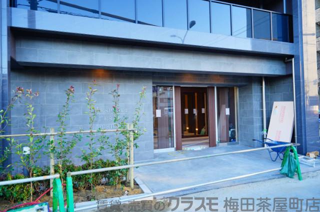 27/30 エントランス