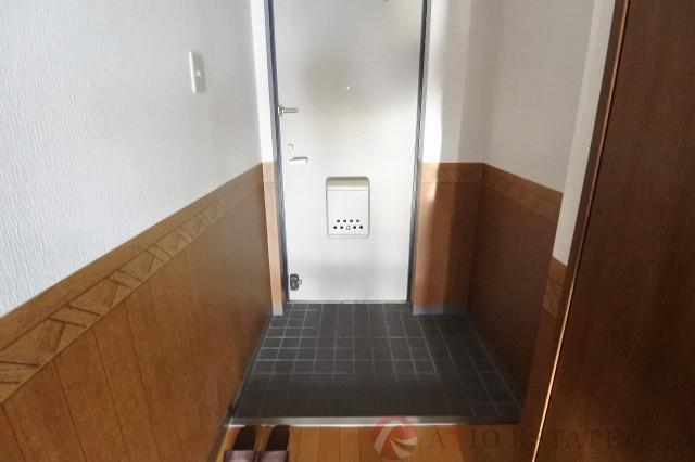 16/30 玄関