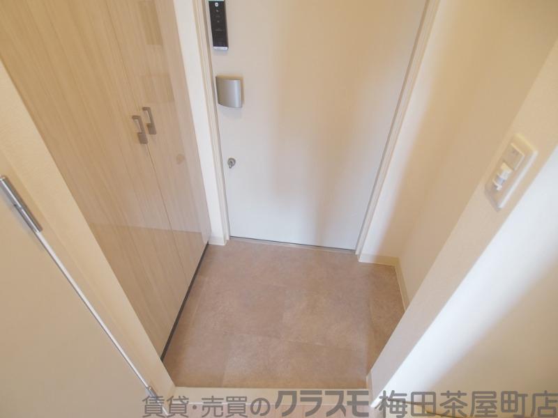 19/30 玄関