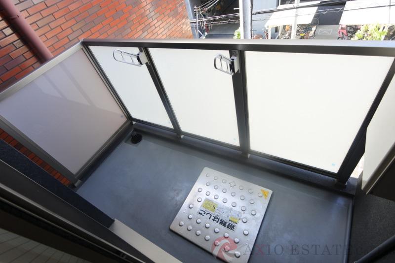 23/30 バルコニー