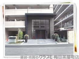 26/30 エントランス