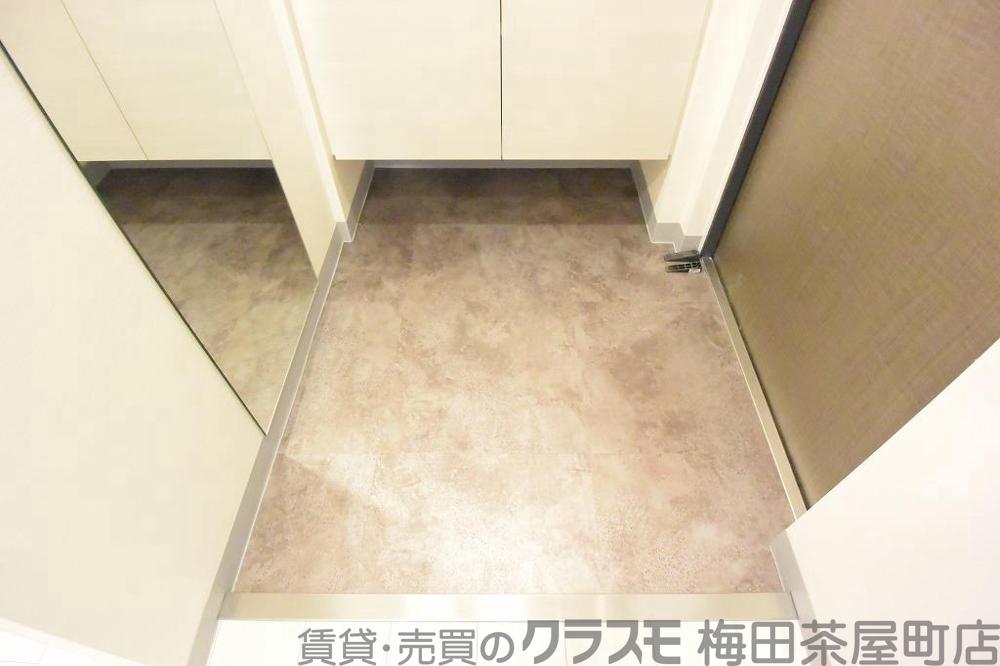 18/30 玄関