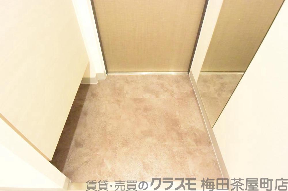 14/30 玄関